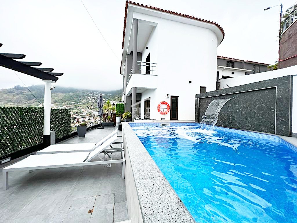Villa in Arco da Calheta, Autonome Region Madeira, Portugal 1 - 14538521