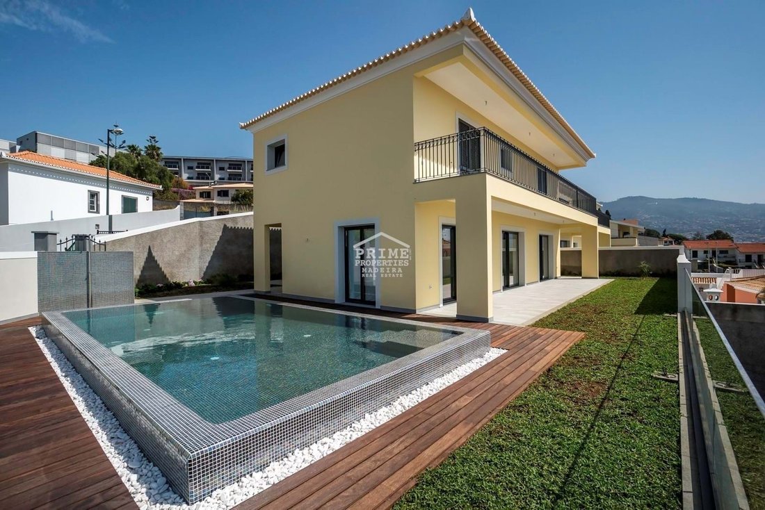 Villa in Funchal, Autonome Region Madeira, Portugal 1 - 14538529