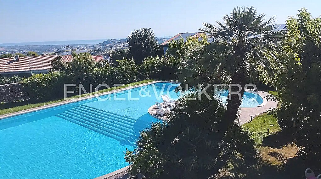 Villa in Recanati, Marche, Italy 1 - 14479405