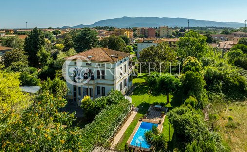 Luxury mountain view houses for sale in Orbetello Scalo, Tuscany, Italy ...