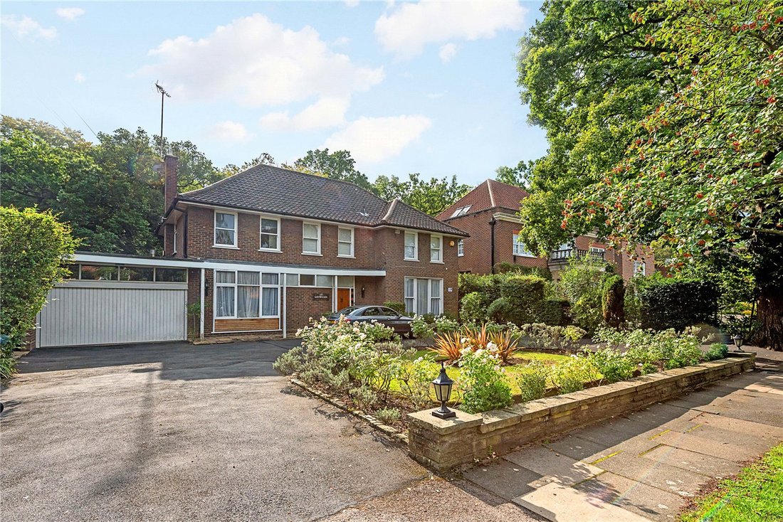 House in Hampstead Garden Suburb, Barnet, England 2 - 14541433