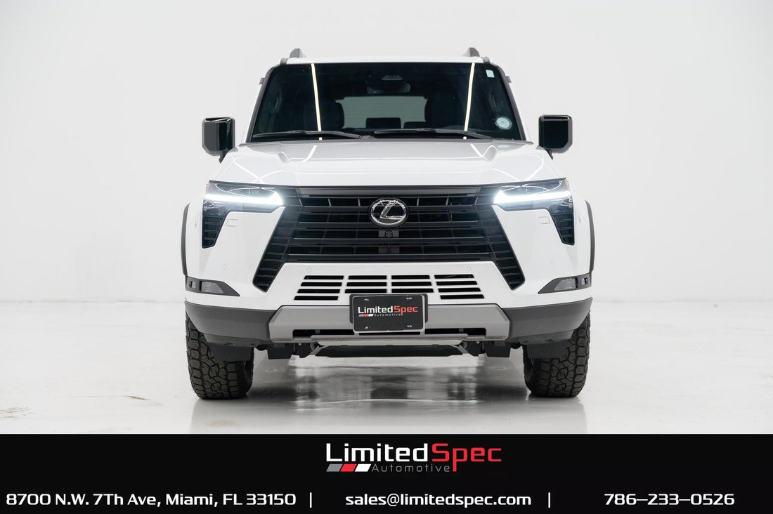 Suv in Miami, Florida, United States 2 - 14540927