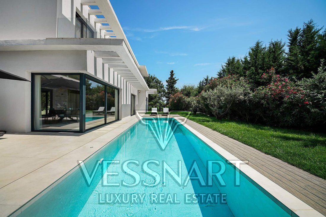 Villa in Mougins, Provence-Alpes-Côte d'Azur, France 2 - 14547360