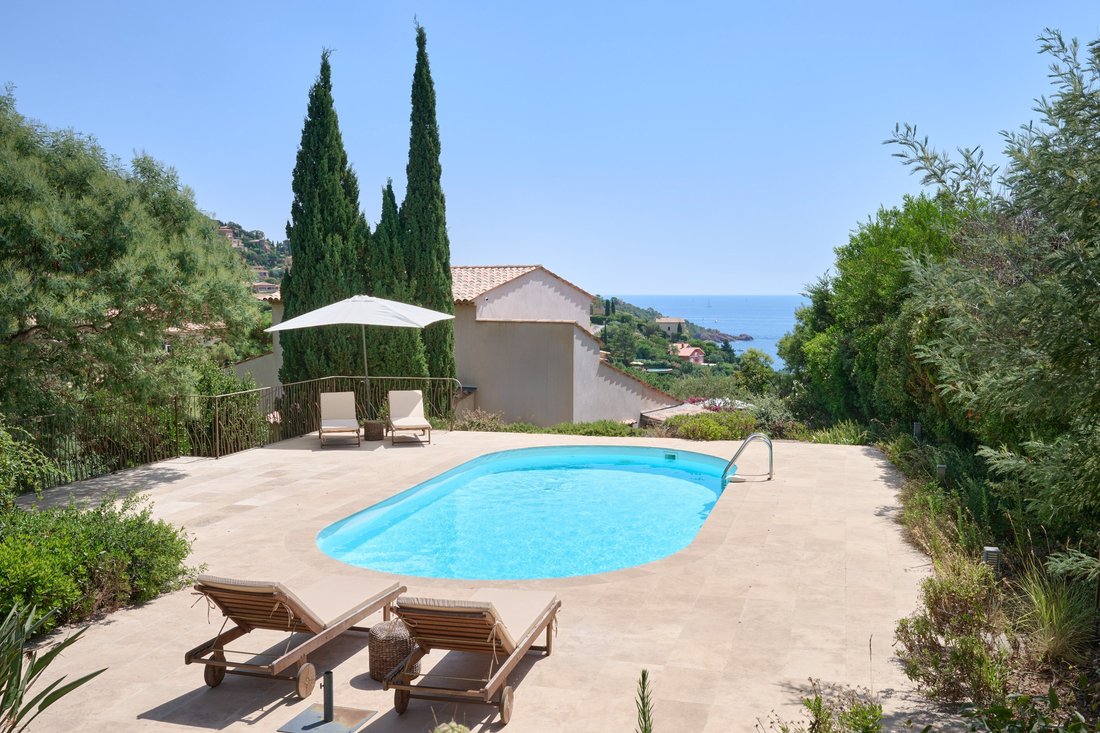 House in Théoule-sur-Mer, Provence-Alpes-Côte d'Azur, France 3 - 14545798
