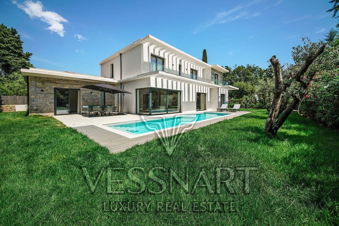 Villa in Mougins, Provence-Alpes-Côte d'Azur, France 3 - 14547360