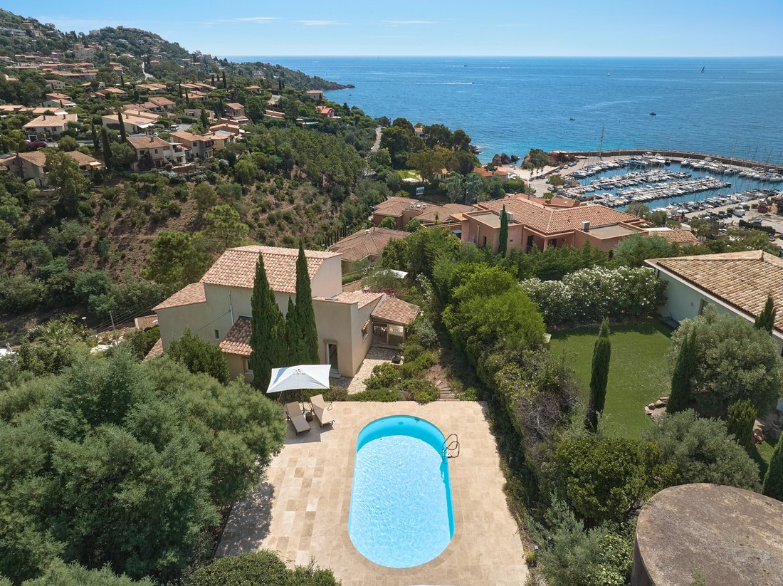 House in Théoule-sur-Mer, Provence-Alpes-Côte d'Azur, France 1 - 14545798