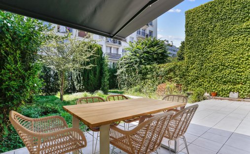 House in Paris, Île-de-France, France 1