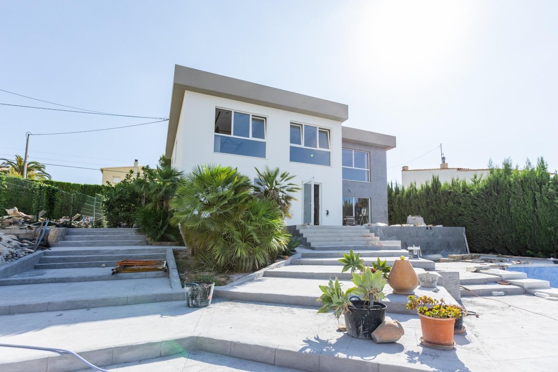 Villa in Calp / Calpe, Valencian Community, Spain 2 - 13139024