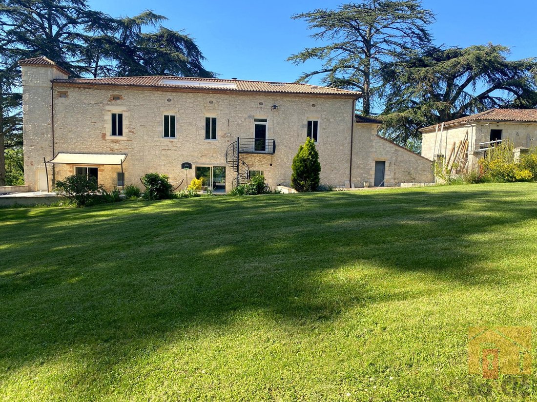 House in Foulayronnes, Nouvelle-Aquitaine, France 2 - 12845056