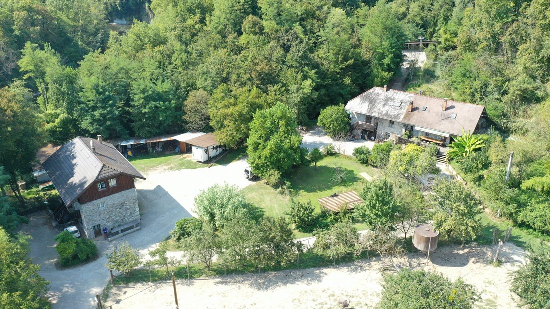 Farm Ranch in Hauteville-sur-Fier, Auvergne-Rhône-Alpes, France 2 - 12843296