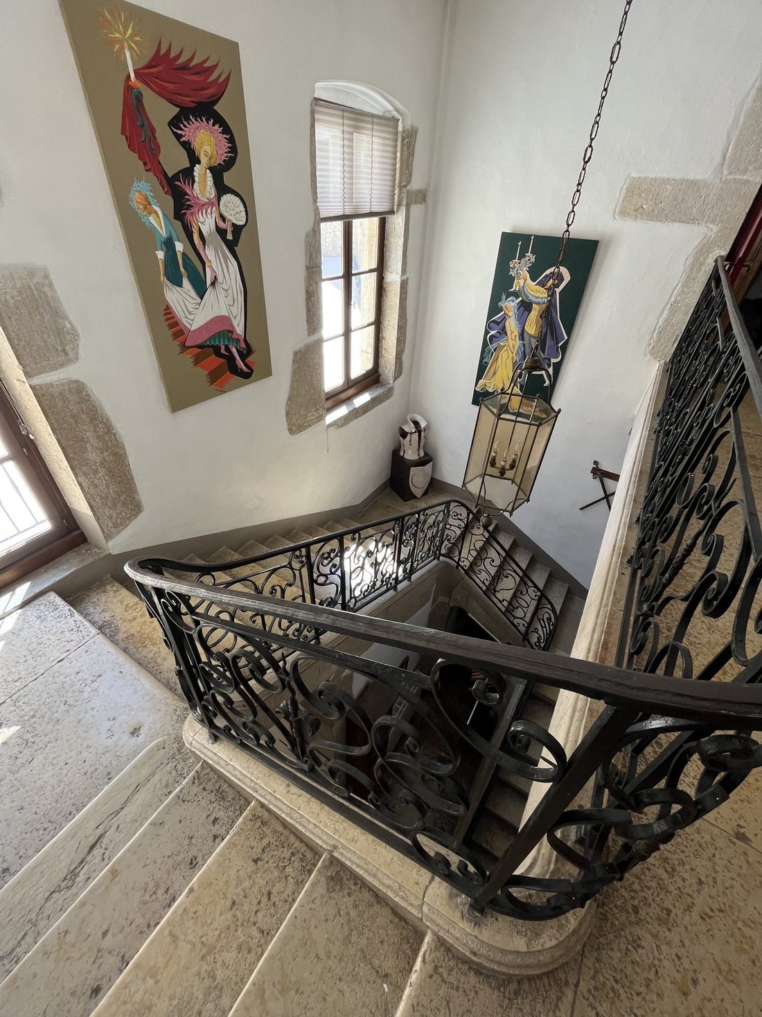 Le Rêve de Pierre: A 13th-Century Château Where Time Whispers Through Stone