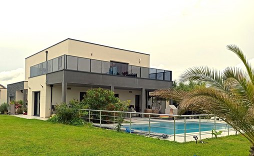 House in Joué-lès-Tours, Centre-Val de Loire, France 1