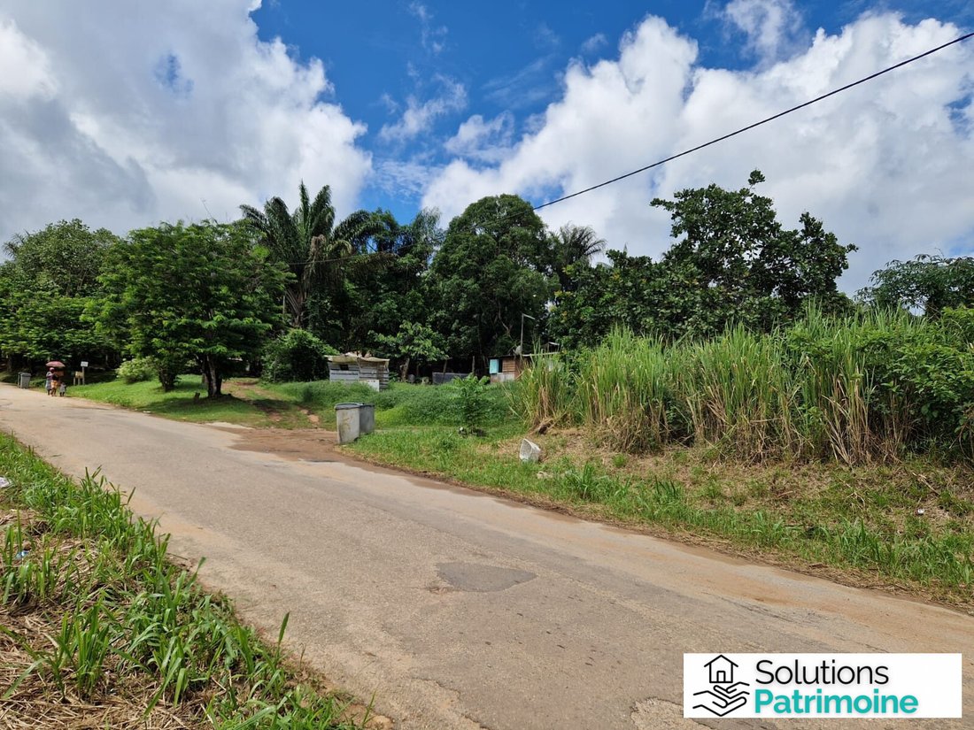 Land in Saint-Laurent-du-Maroni, Arrondissement of St.-Laurent-du-Maroni, French Guiana 1 - 14403980