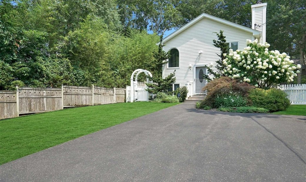 House Hampton Bays In Hampton Bays, New York, United States For Sale ...