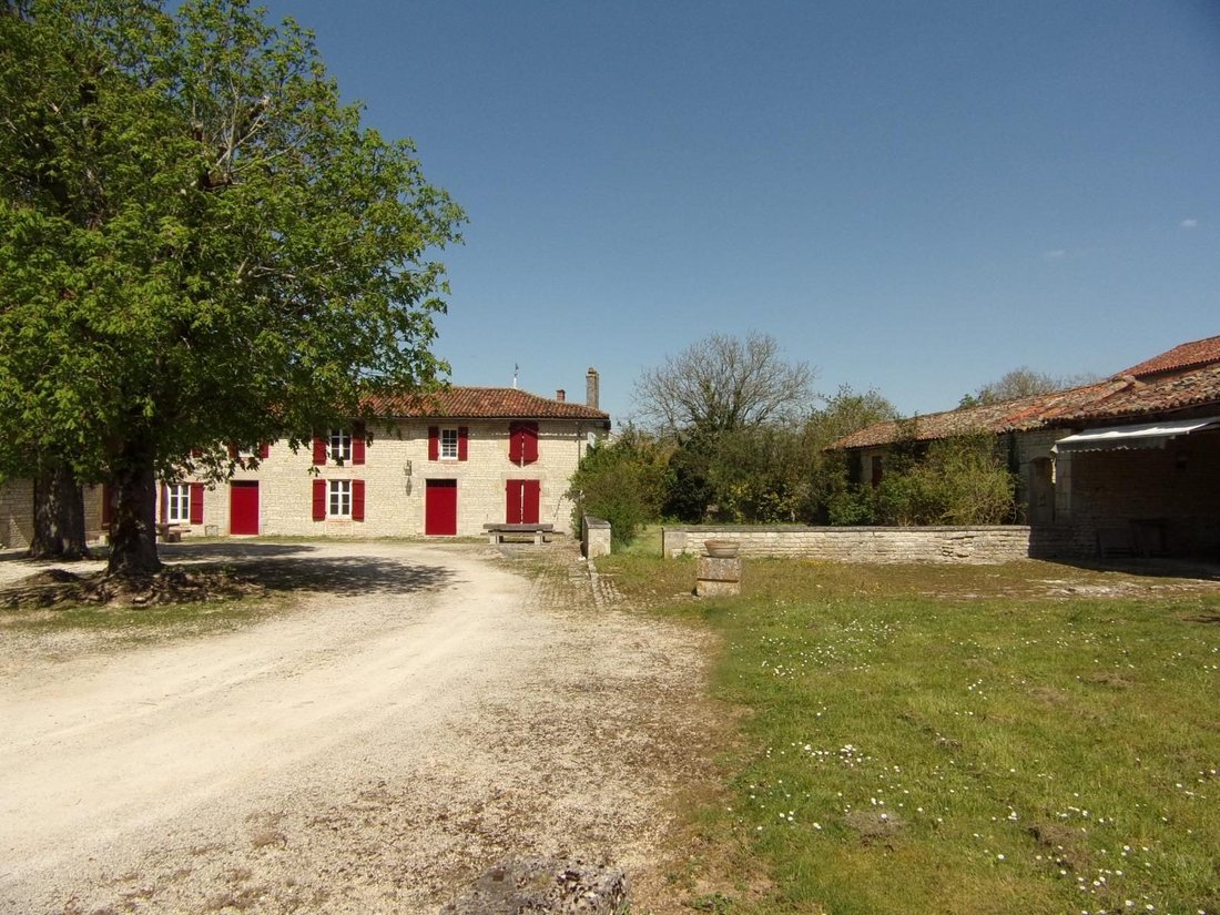 House in Aubigne, Nouvelle-Aquitaine, France 1 - 14289741
