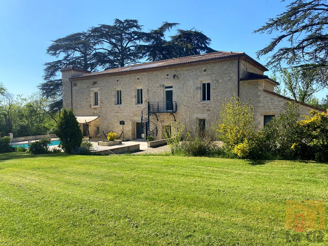 House in Foulayronnes, Nouvelle-Aquitaine, France 1 - 12845056