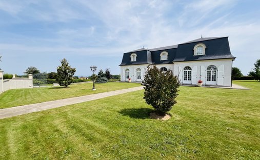 Villa in Villebret, Auvergne-Rhône-Alpes, France 1