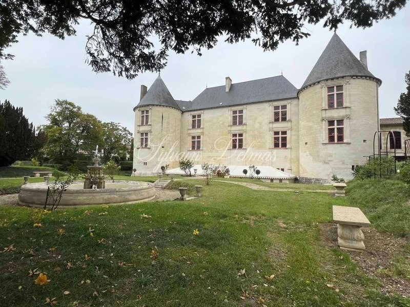 A 16th-Century Masterpiece: Where Paris Meets Poitou’s Timeless Grandeur
