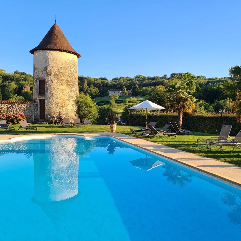 Le Rêve de Pierre: A 13th-Century Château Where Time Whispers Through Stone