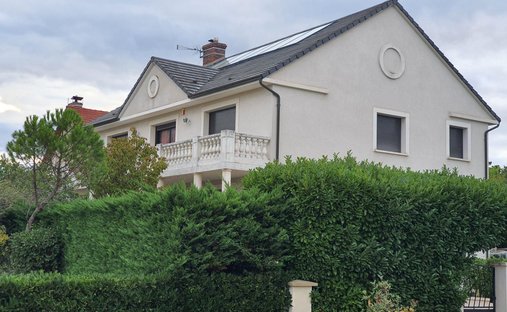 House in Daix, Bourgogne – Franche-Comté, France 1
