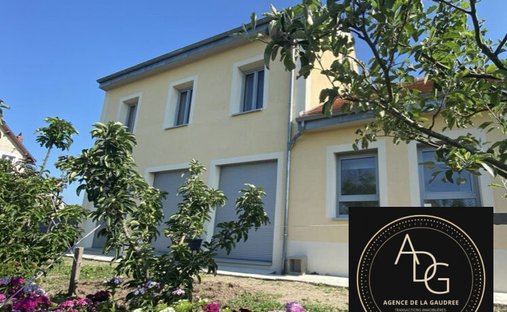 House in La Croix Saint Jacques, Dourdan, France 1