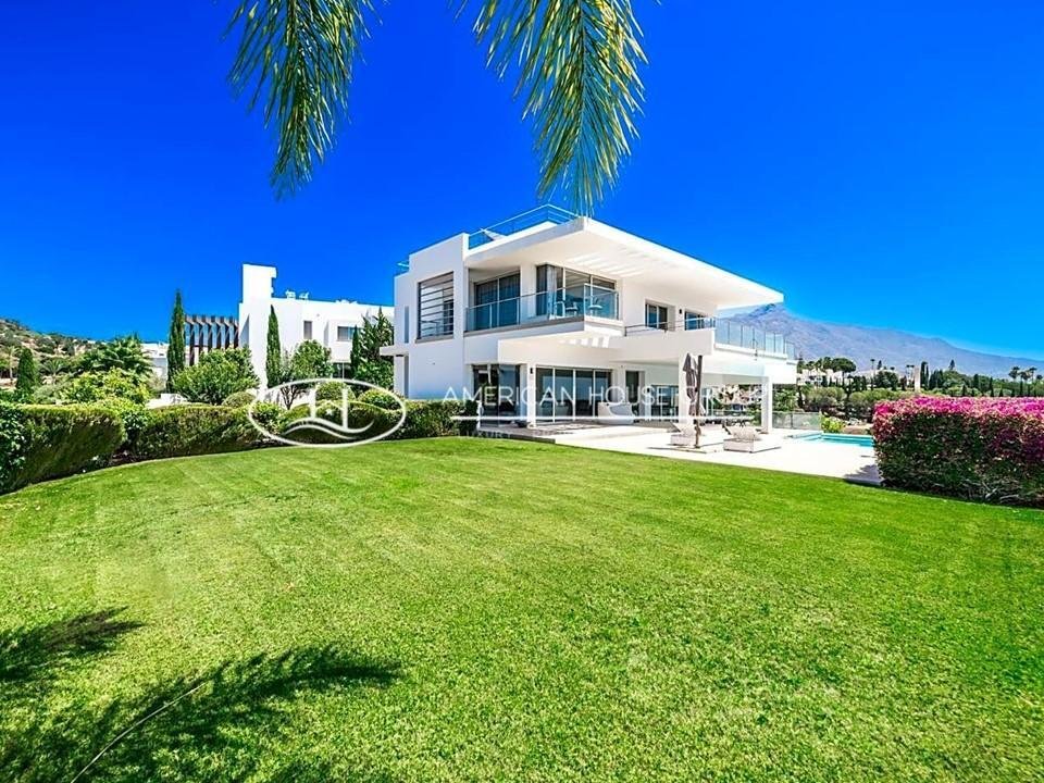 Chalet in Nueva Andalucia, Marbella, Spain 1 - 14528843
