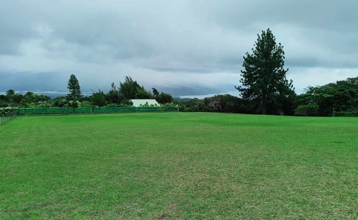 Land in Taiarapu-Ouest, Windward Islands, French Polynesia 1