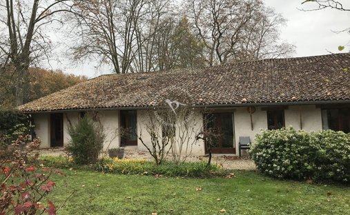 Castle for Sale in Montcaret, Nouvelle-Aquitaine, France