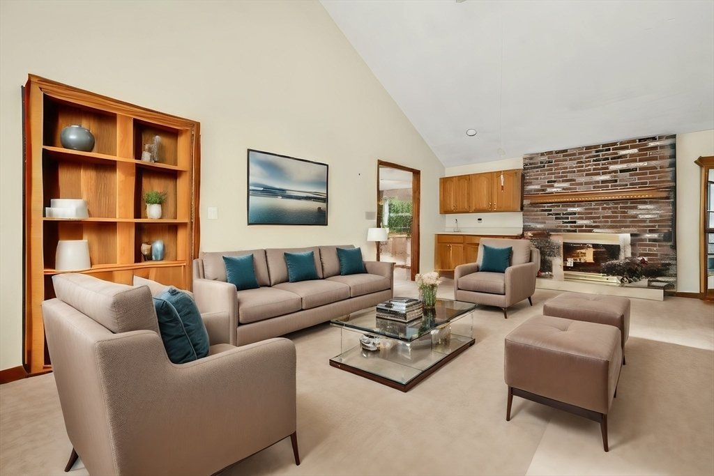 House in Millbury, Massachusetts, United States 3 - 14480846