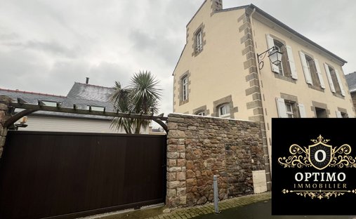 House in Centre Ville, Paimpol, France 1