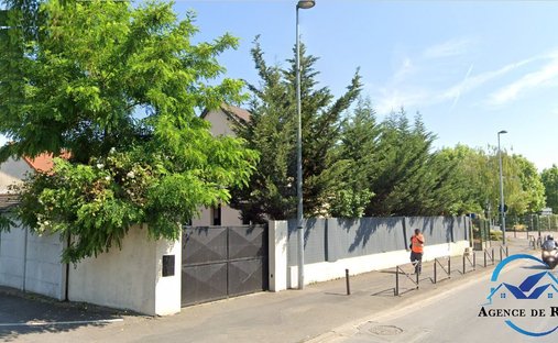 House in Parcs, Romainville, France 1