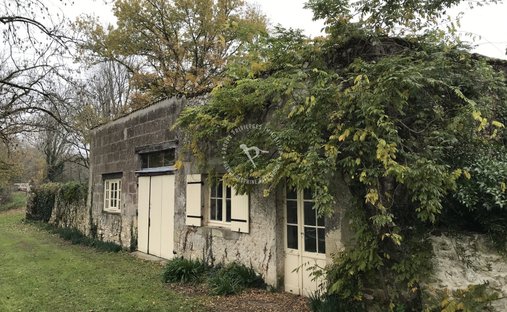 Castle for Sale in Montcaret, Nouvelle-Aquitaine, France