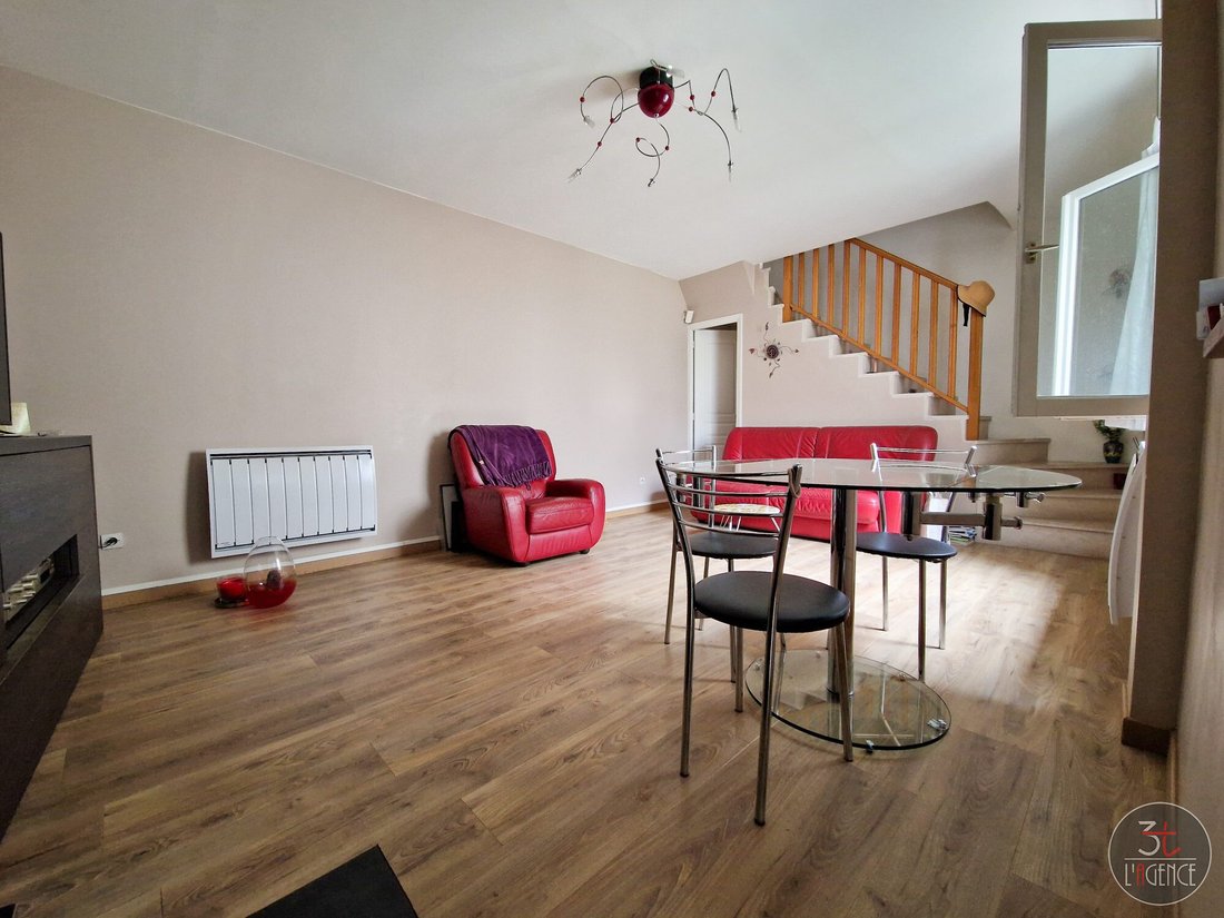House in Fontenay-sous-Bois, Ile-de-France, France 1 - 12848392
