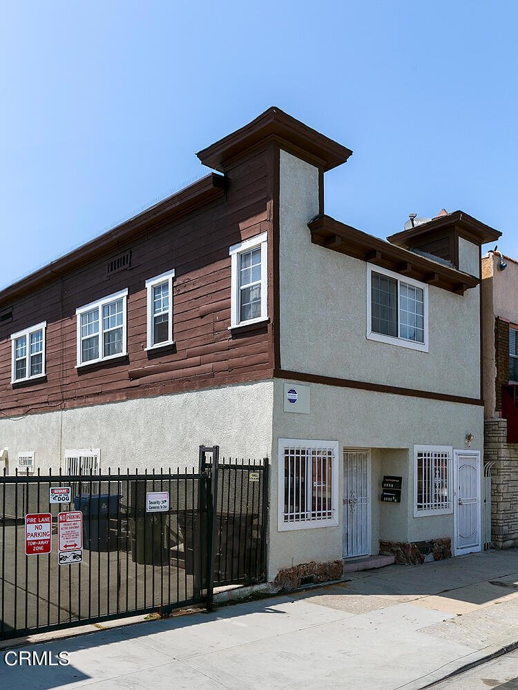 Los Angeles, California, United States 2 - 14550875