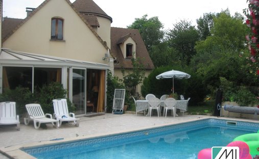 House in Bazemont, Ile-de-France, France 1