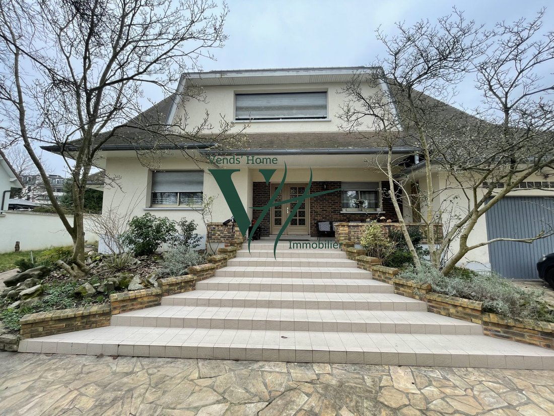 Villa in Grenouillère-Marnois-Rive de Marne, Noisy-le-Grand, France 2 - 13869261