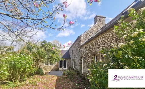 Castle for Sale in Lesneven, Brittany, France