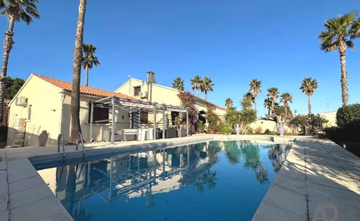 Villa in Ouest et Sud, Borgo, France 1
