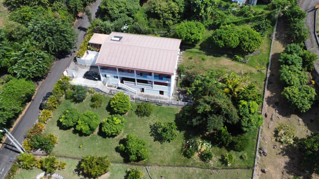 Villa in Le Carbet, Saint-Pierre, Martinique 1 - 12846740