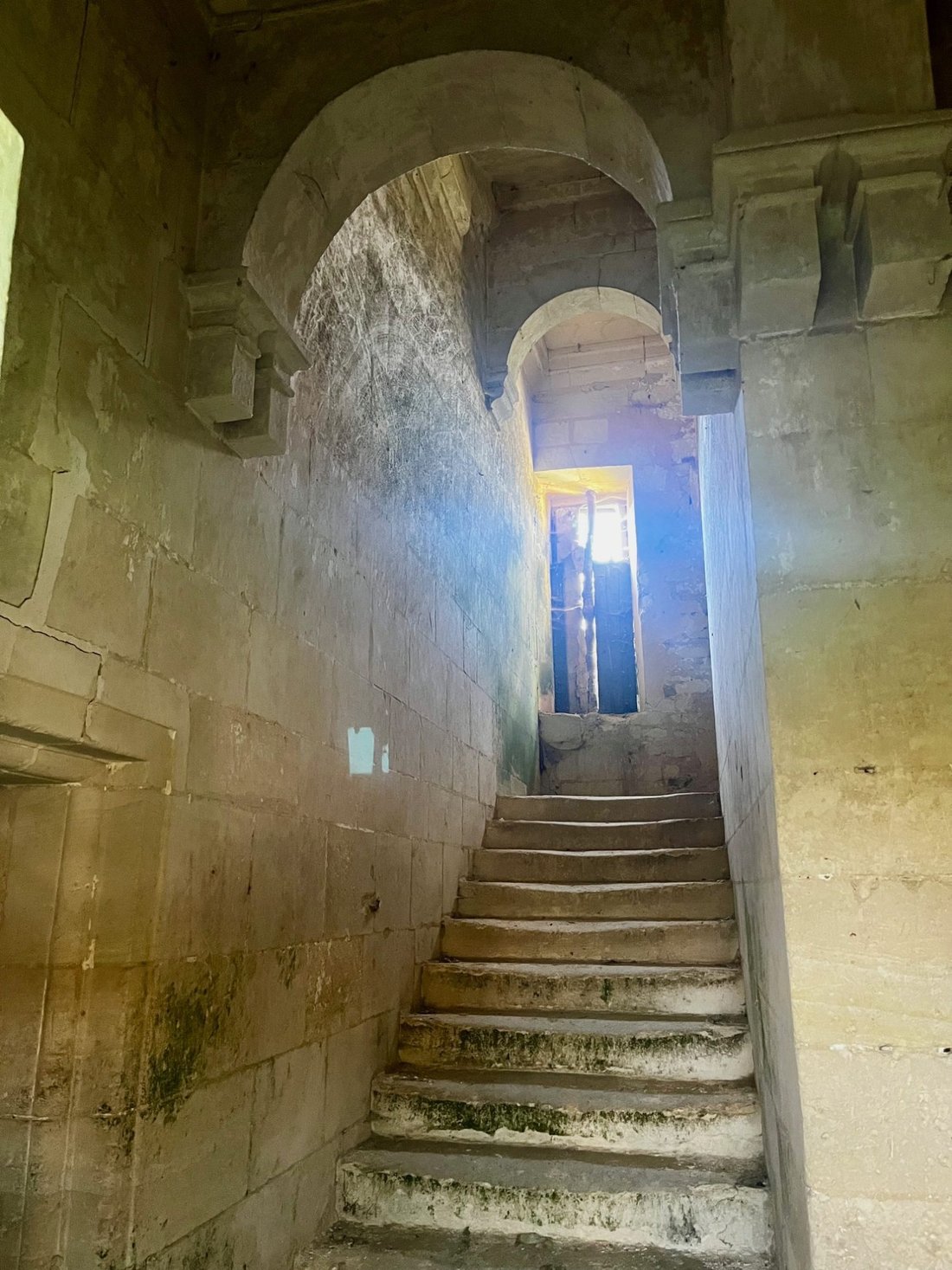 Le Château des Secrets de François Ier – Renaissance Whispers Near Paris