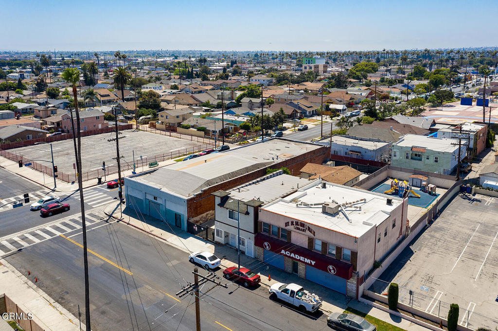 Los Angeles, California, United States 3 - 14550875