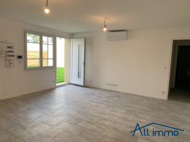 Apartment in Adamville, Saint-Maur-des-Fossés, France 1 - 13395678