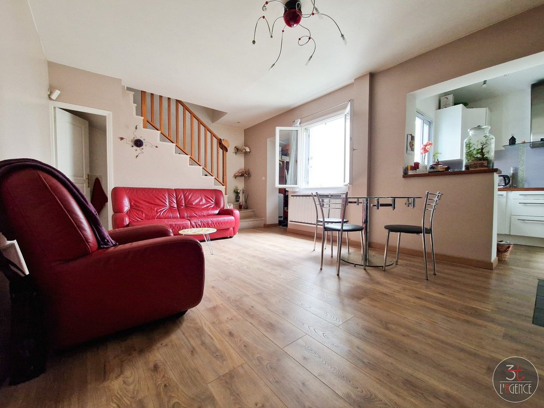 House in Fontenay-sous-Bois, Ile-de-France, France 2 - 12848392