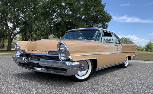 1957 Lincoln Capri 2 Door Hardtop in Pinellas, FL, United States 1