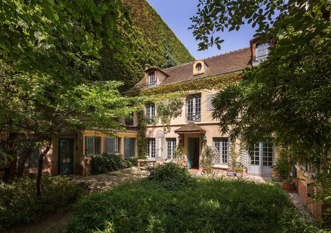 House in Paris, Île-de-France, France 1 - 14367144