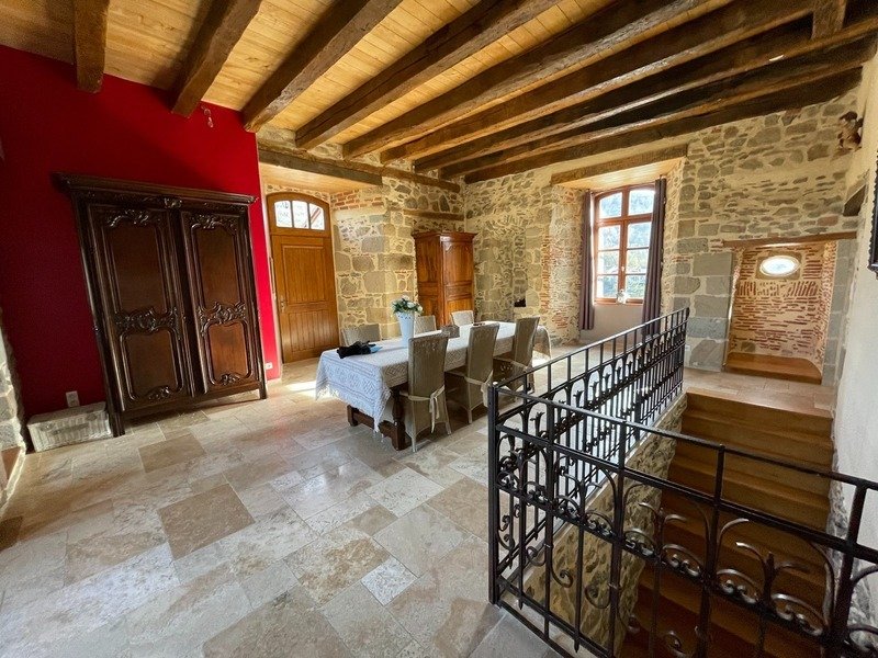Le Rêve en Pierre: A 14th-Century Château Reborn in Occitanie’s Golden Light