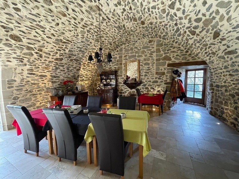 Le Rêve en Pierre: A 14th-Century Château Reborn in Occitanie’s Golden Light