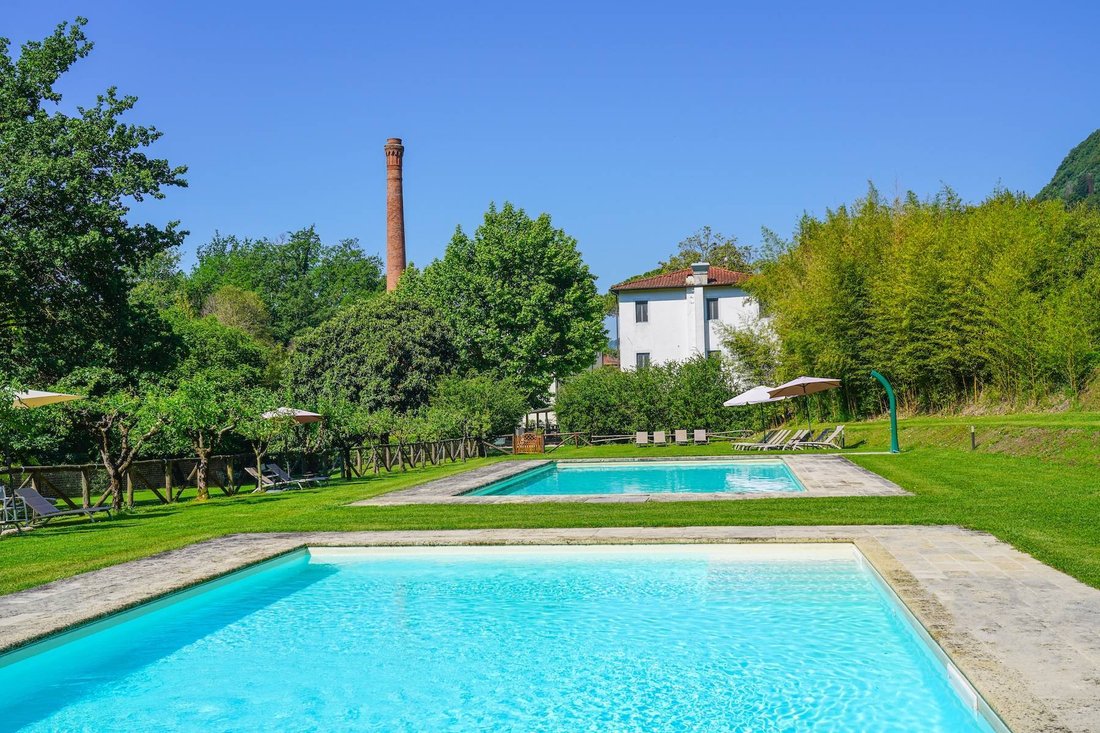 House in Camaiore, Tuscany, Italy 1 - 14561922