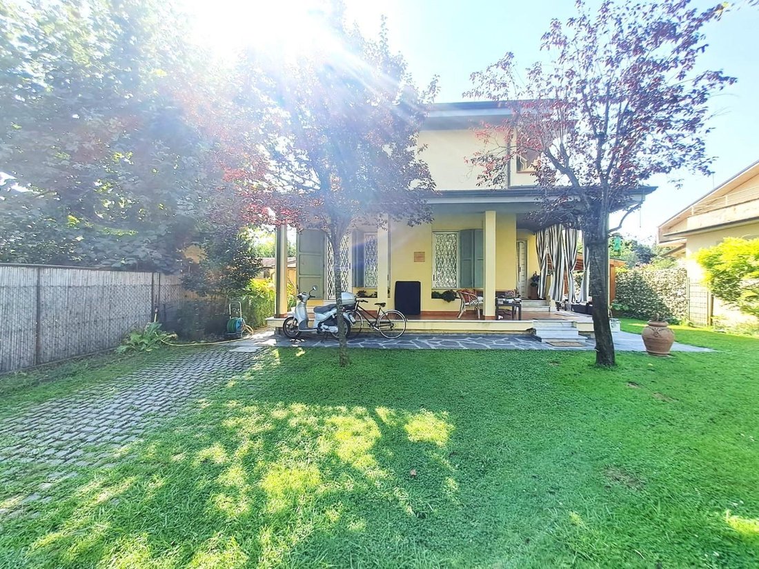 House in Poveromo, Massa, Italy 1 - 14563325