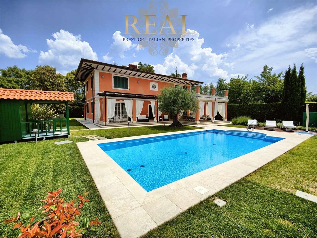 Villa in Center, Forte dei Marmi, Tuscany 1 - 14563455